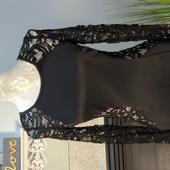 BCX Dresses & Skirts - BCX Fitted Black Lace Dress Sz 7